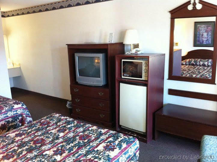 Red Carpet Inn & Suites - דנוויל מראה חיצוני תמונה