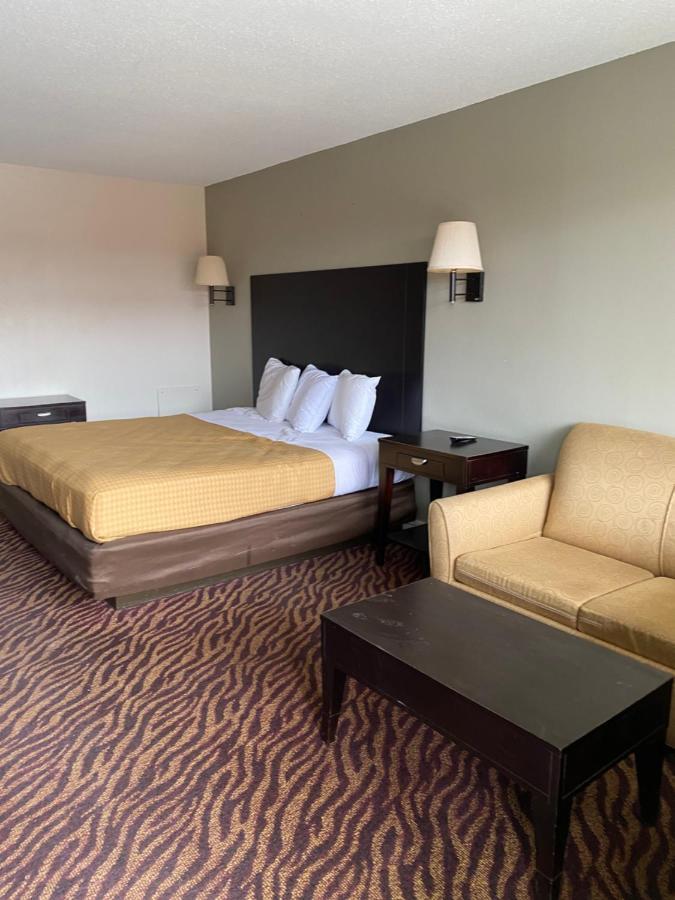 Red Carpet Inn & Suites - דנוויל מראה חיצוני תמונה